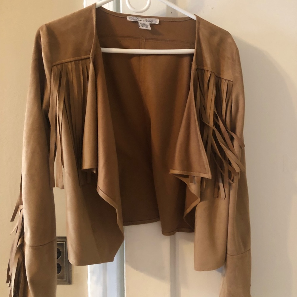 Chestnut fringe throw over